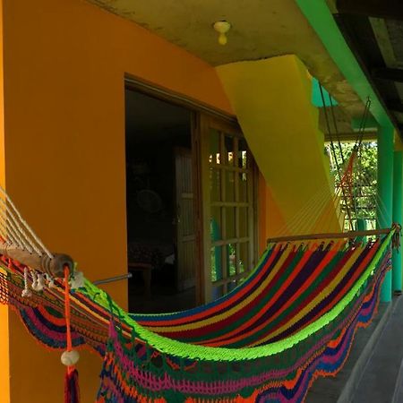 La Casa Naranja Hotel Brig Bay Exterior photo